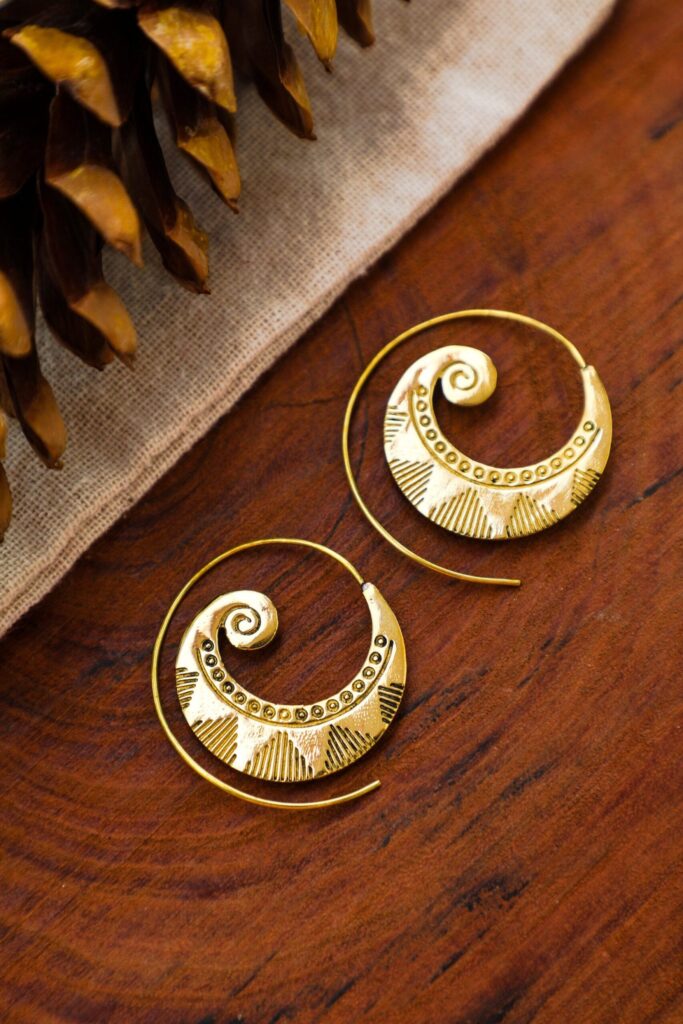Boucles d’oreilles spirale en or