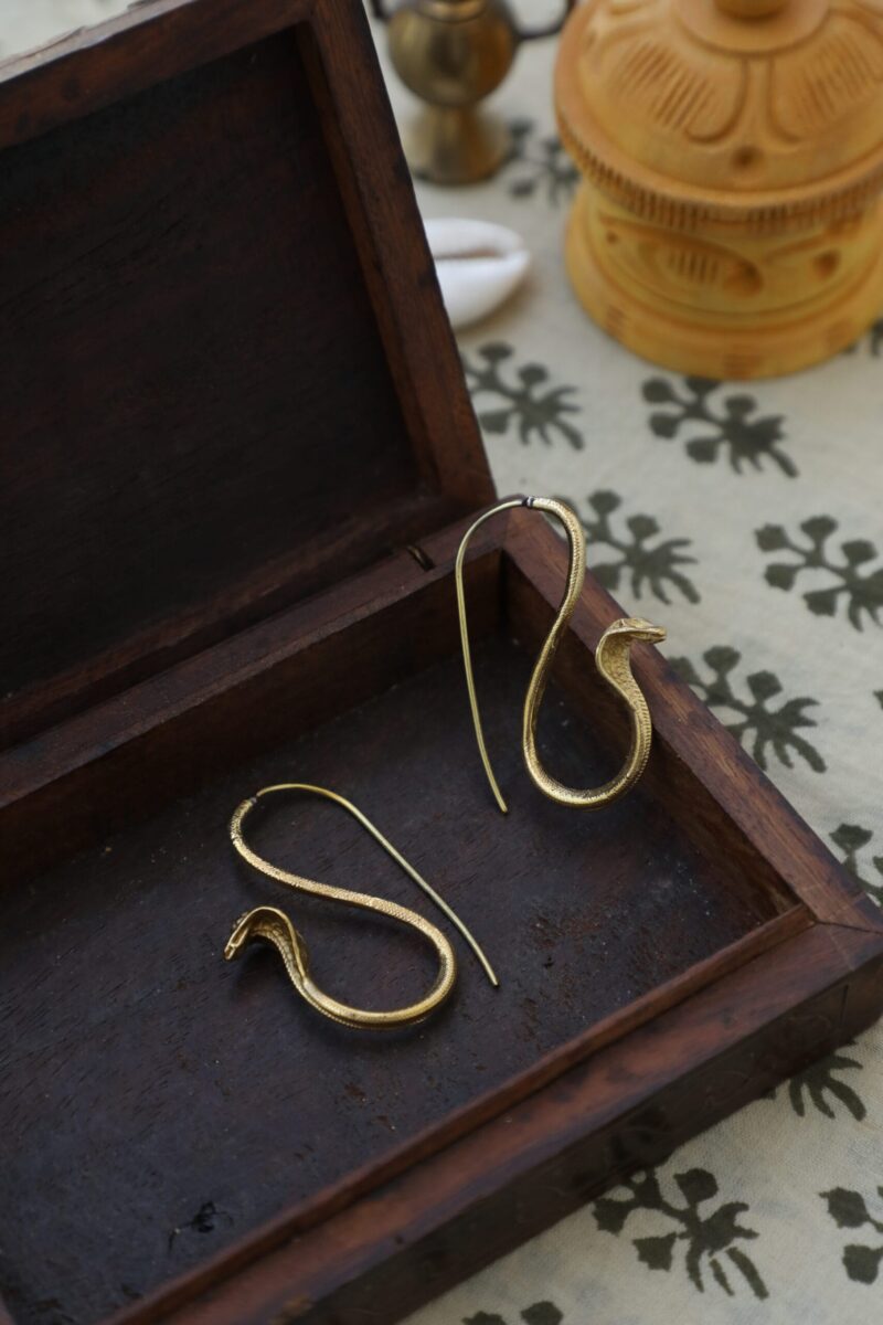 Orecchino Cobra penzolante