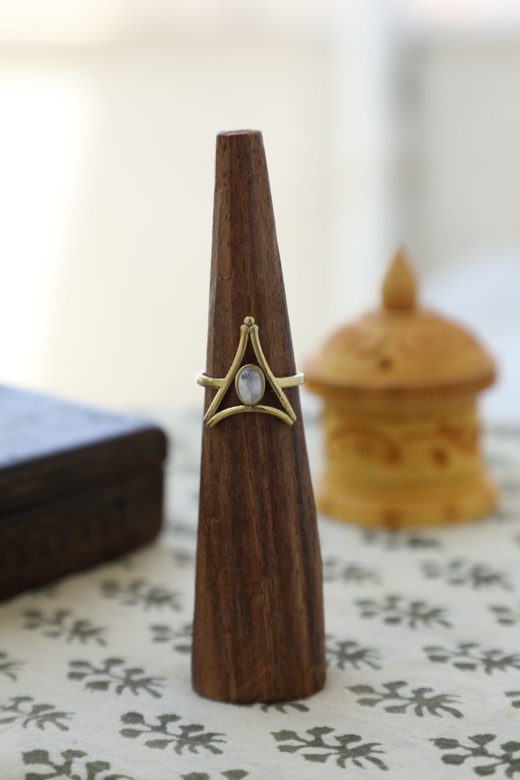 Bague Triangle Céleste Pierre de Lune