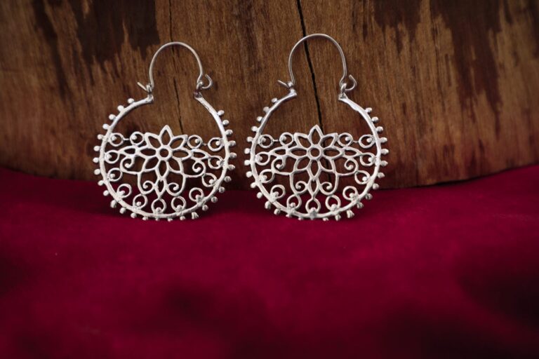 Boucles d’oreilles créoles fleur
