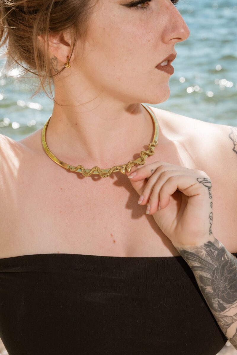 Collar de serpiente
