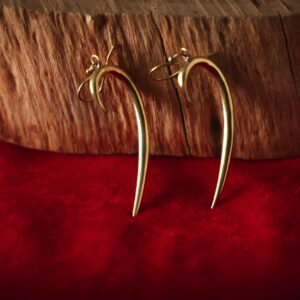 Ohrhänger mit baumelnden Haken