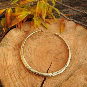 Tour de cou en laiton tribal pour la fabrication de bijoux