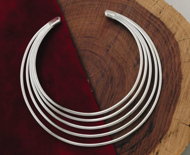 Collier rond multi-rangs