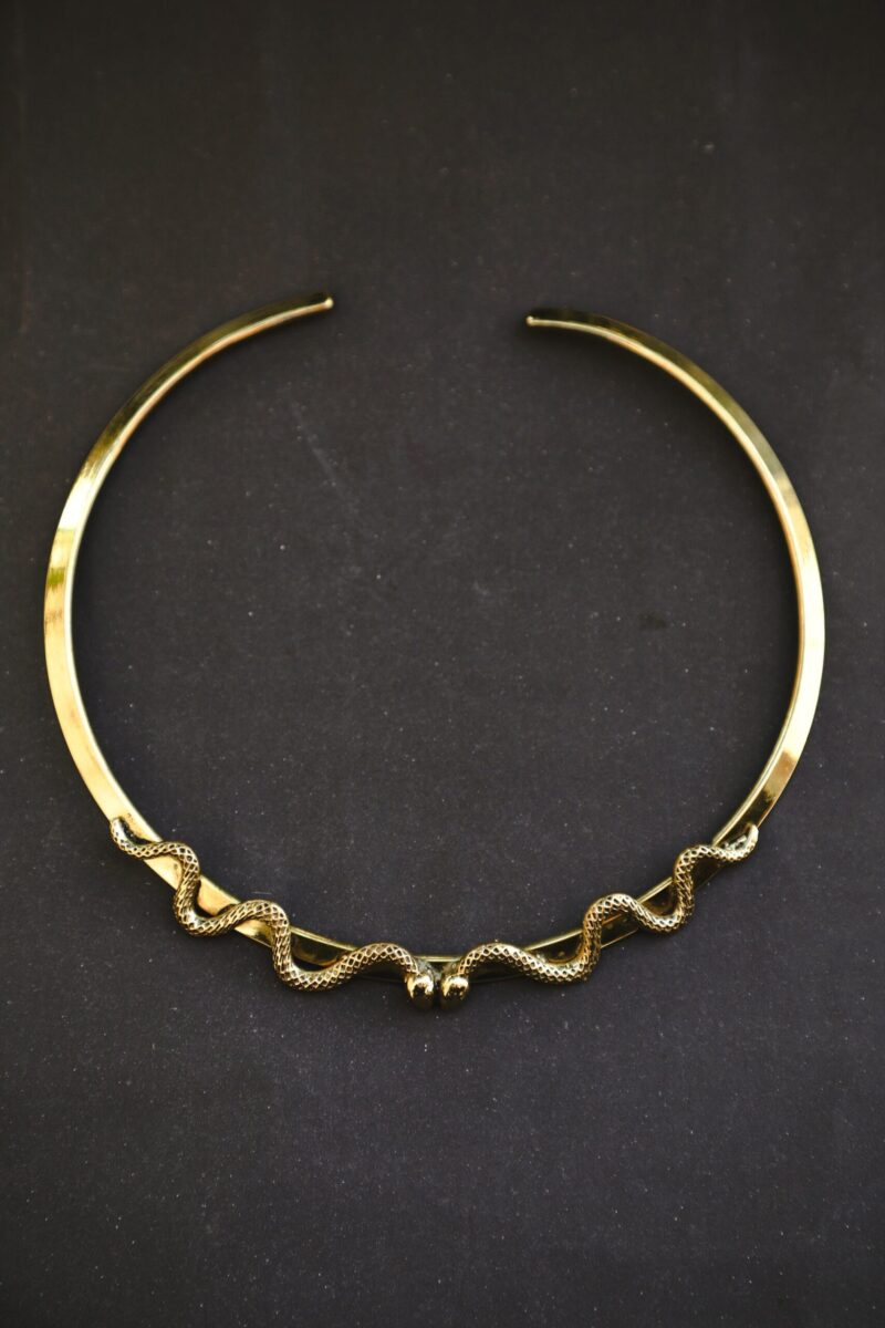 Collar de serpiente