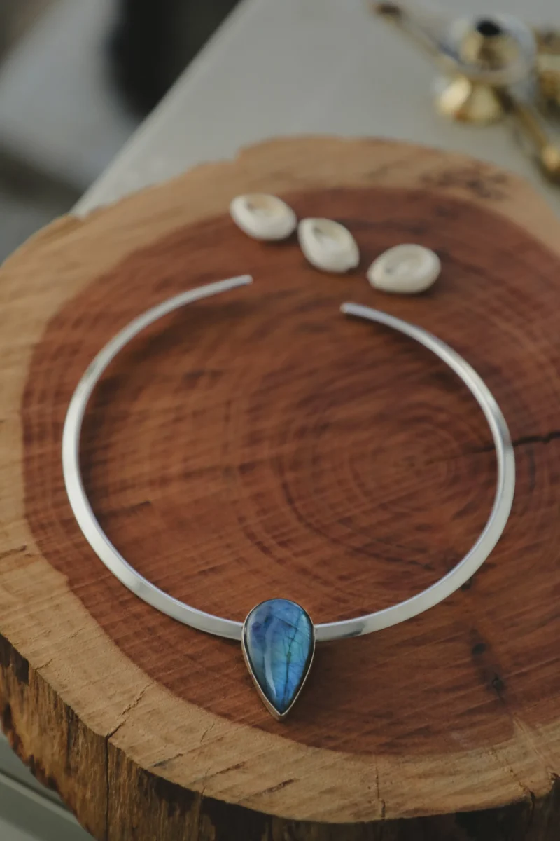 Gargantilla de labradorita