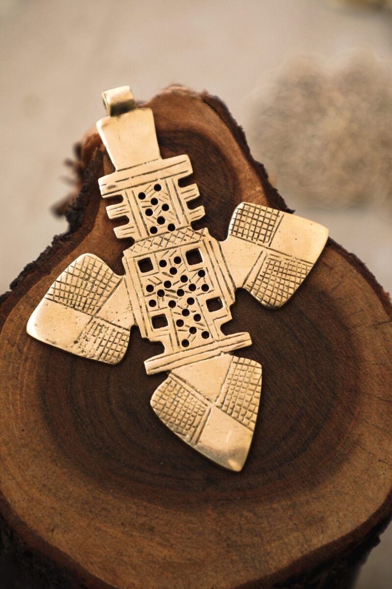 Sati Kreuz Messing Anhänger