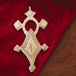 Colgante grande de latón Touareg con cruz del sur