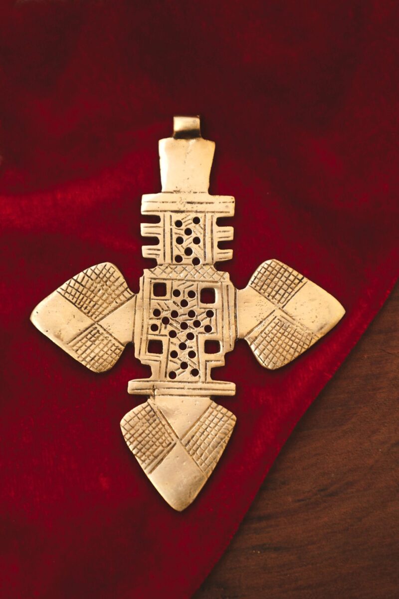 Sati Kreuz Messing Anhänger