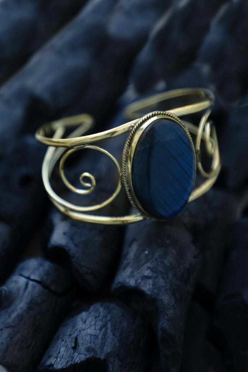 Bracciale con pietre preziose