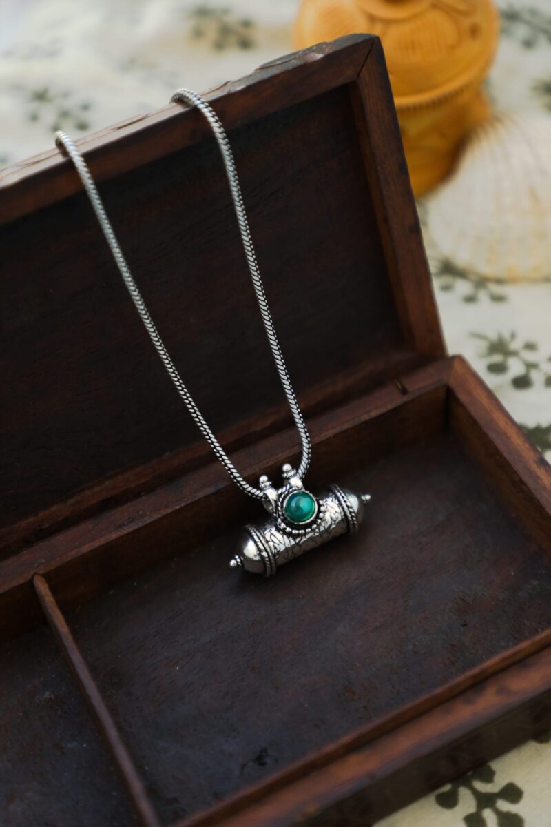 Caja secreta de ónix verde