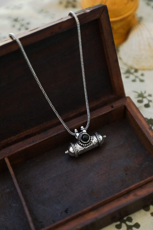 Caja secreta de ónix negro