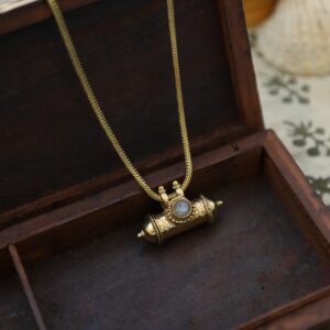 Caja secreta de piedra lunar