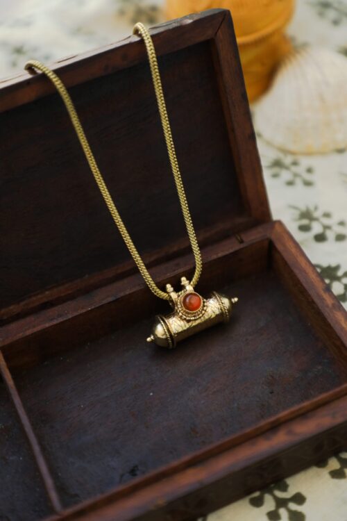 Caja secreta de ónix rojo