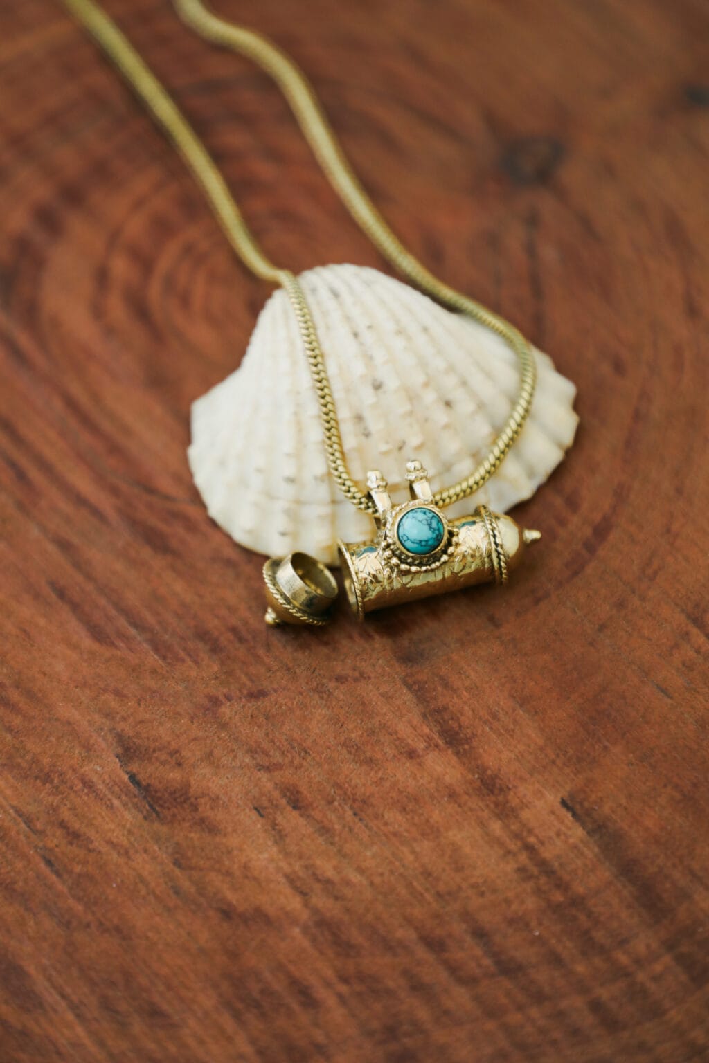 Türkisfarbene Geheimbox