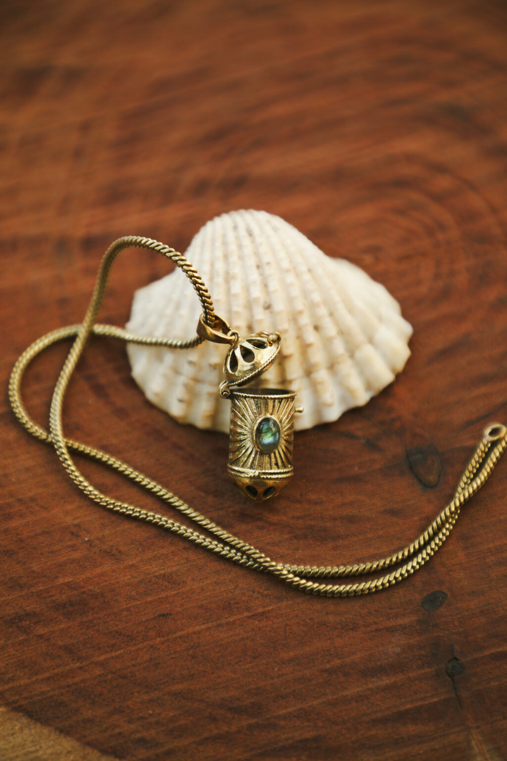 Collier boîte Mantra Oriental