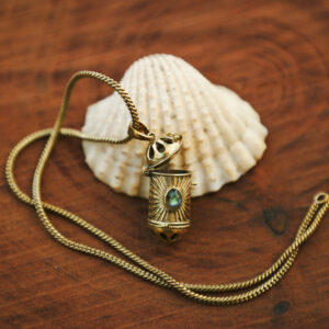 Collier boîte Mantra Oriental