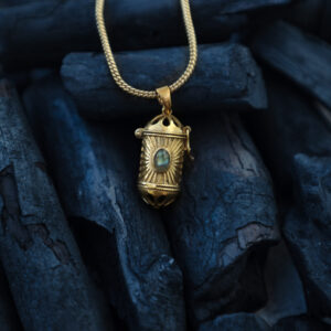 Collier boîte Mantra Oriental