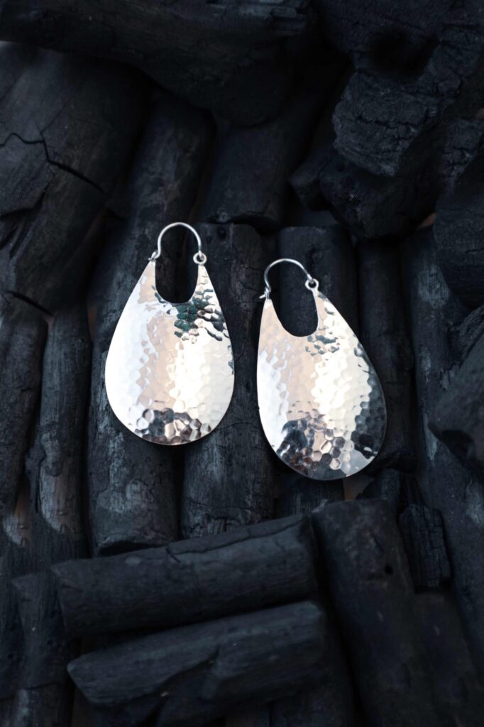 Boucles d’oreilles créoles martelées