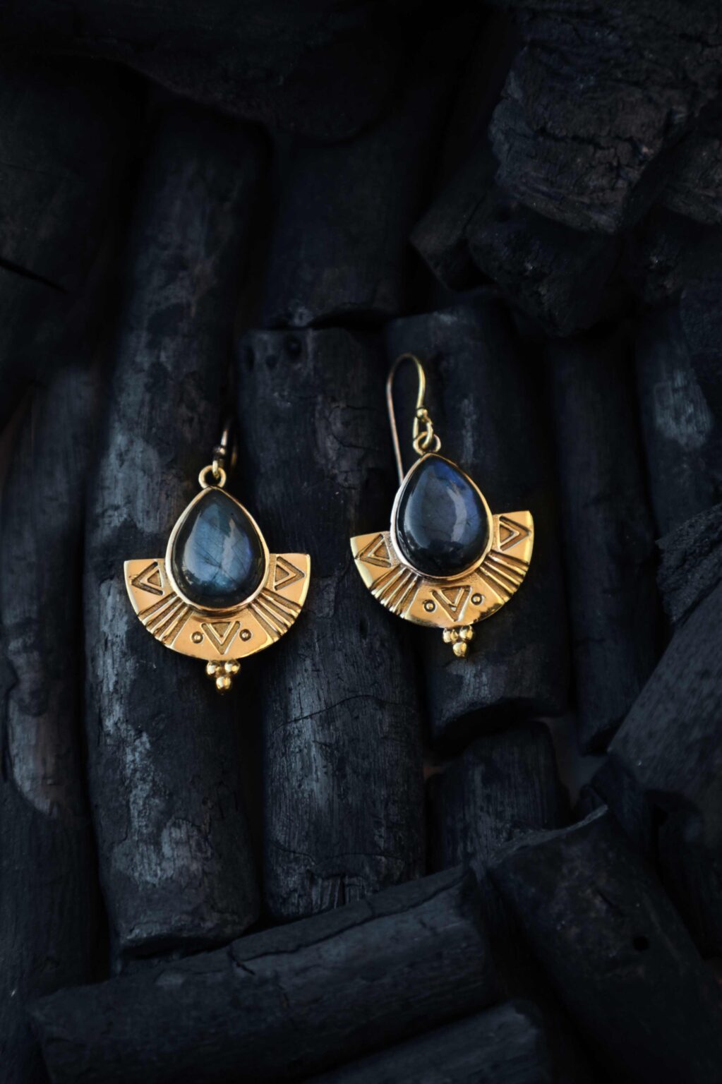 Boucles d’oreilles bouclier en labradorite