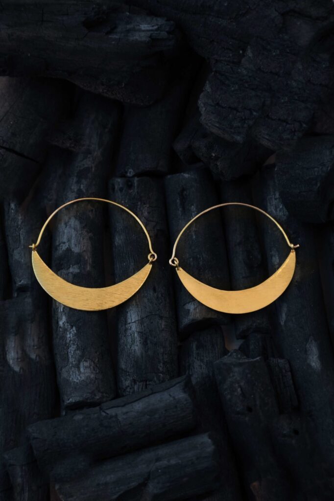 Pendientes de amor en forma de media luna