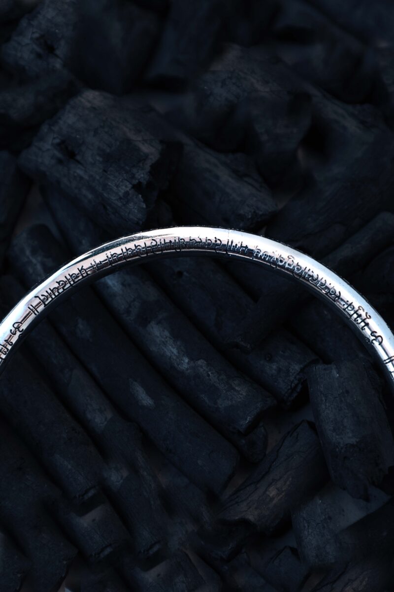 Gargantilla de latón Gayatri Mantra