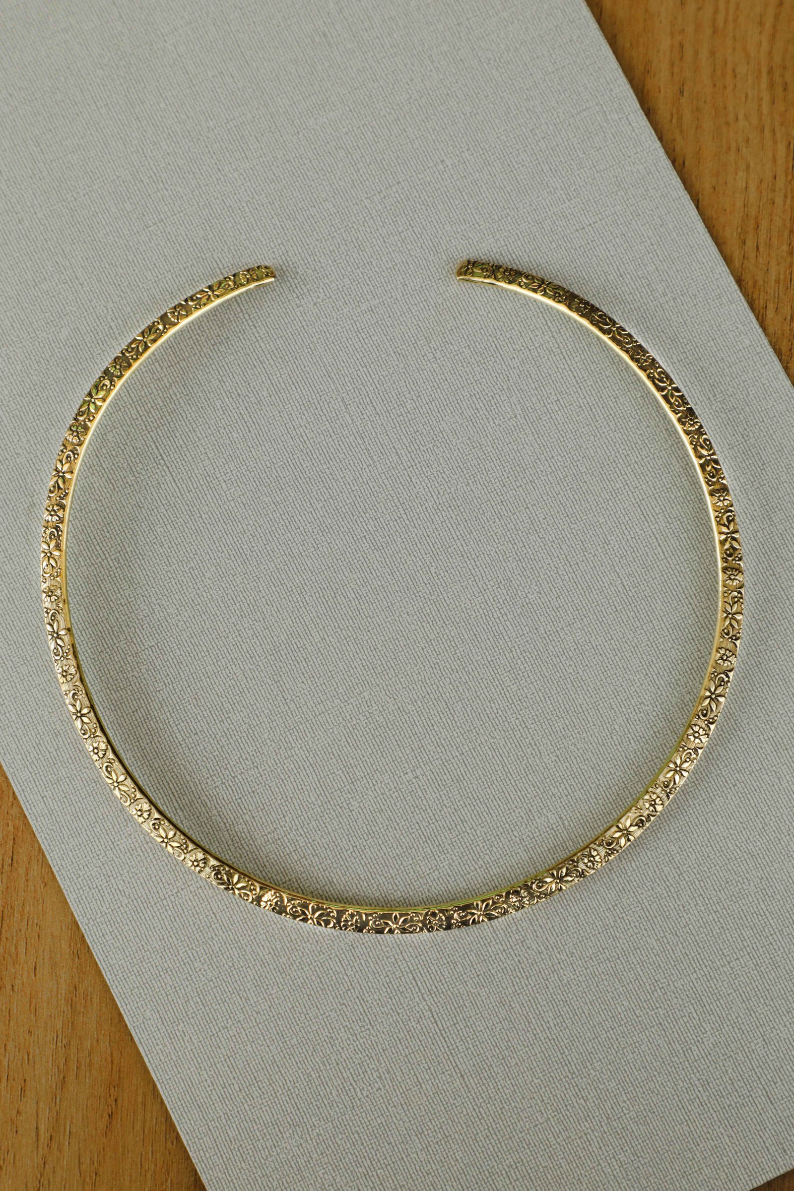 Collar Flor Dorada