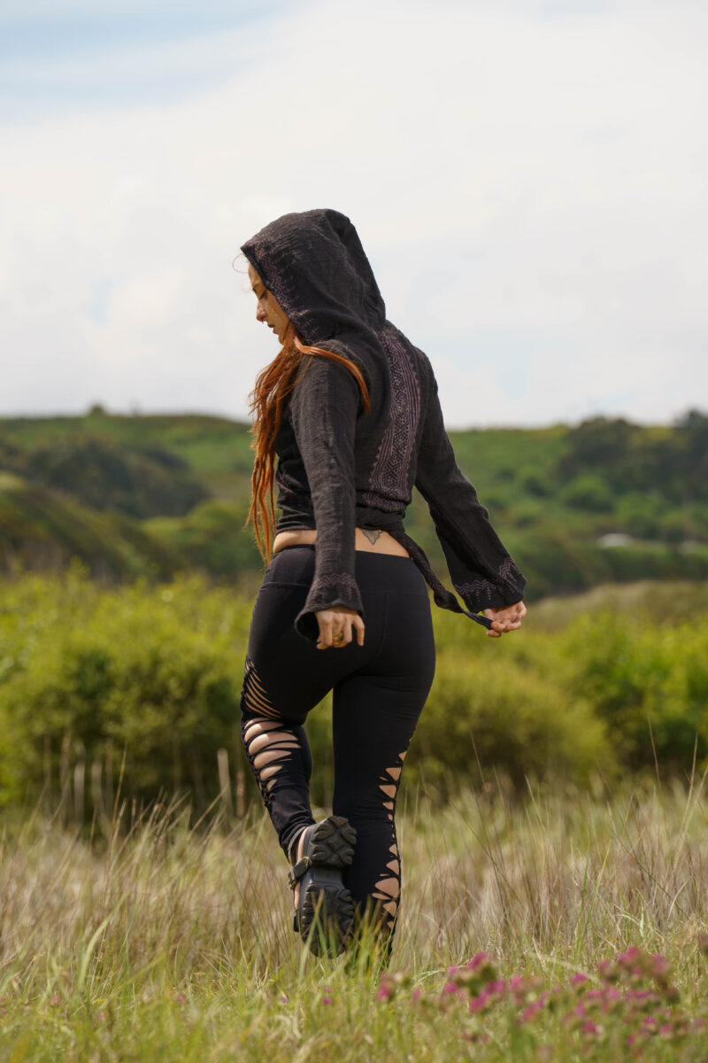 Sudadera con capucha Laura – Top cruzado bohemio