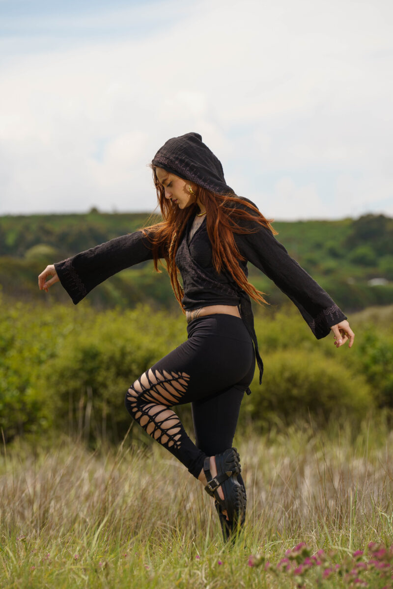 Sudadera con capucha Laura – Top cruzado bohemio