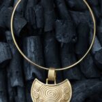 Collier rituel doré