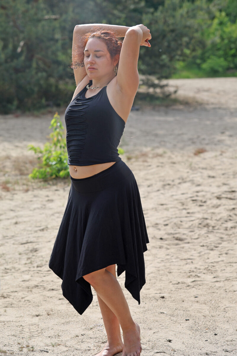 Mitternachtsrock mit Blütenblatt