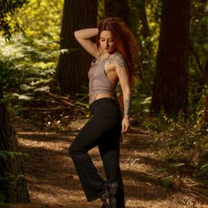 Top corto halter con estampado tribal