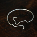 Echo Wire Armband