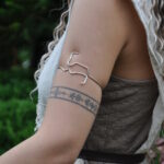 Echo Wire Armband