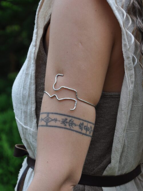 Brazalete de alambre de eco