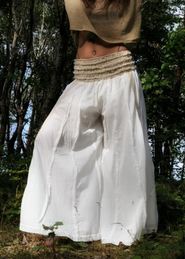 Pantalones bohemios blancos fluidos