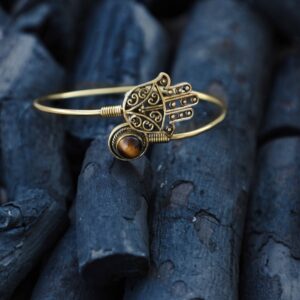 Main des bénédictions brassard en laiton