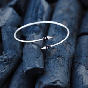 2K3A6556 Arrow Spirit Adjustable Cuff