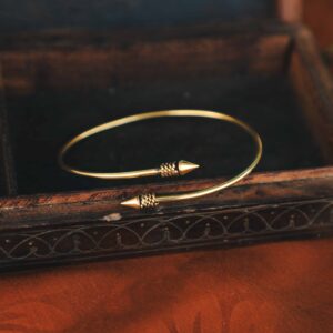 2K3A6612 Arrow Spirit Adjustable Cuff