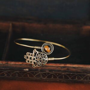 Main des bénédictions brassard en laiton