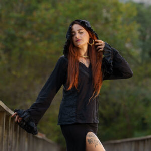 Midnight Enchantress Top con cappuccio