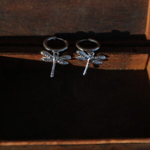 Pendientes de aro espiritual de libélula etérea