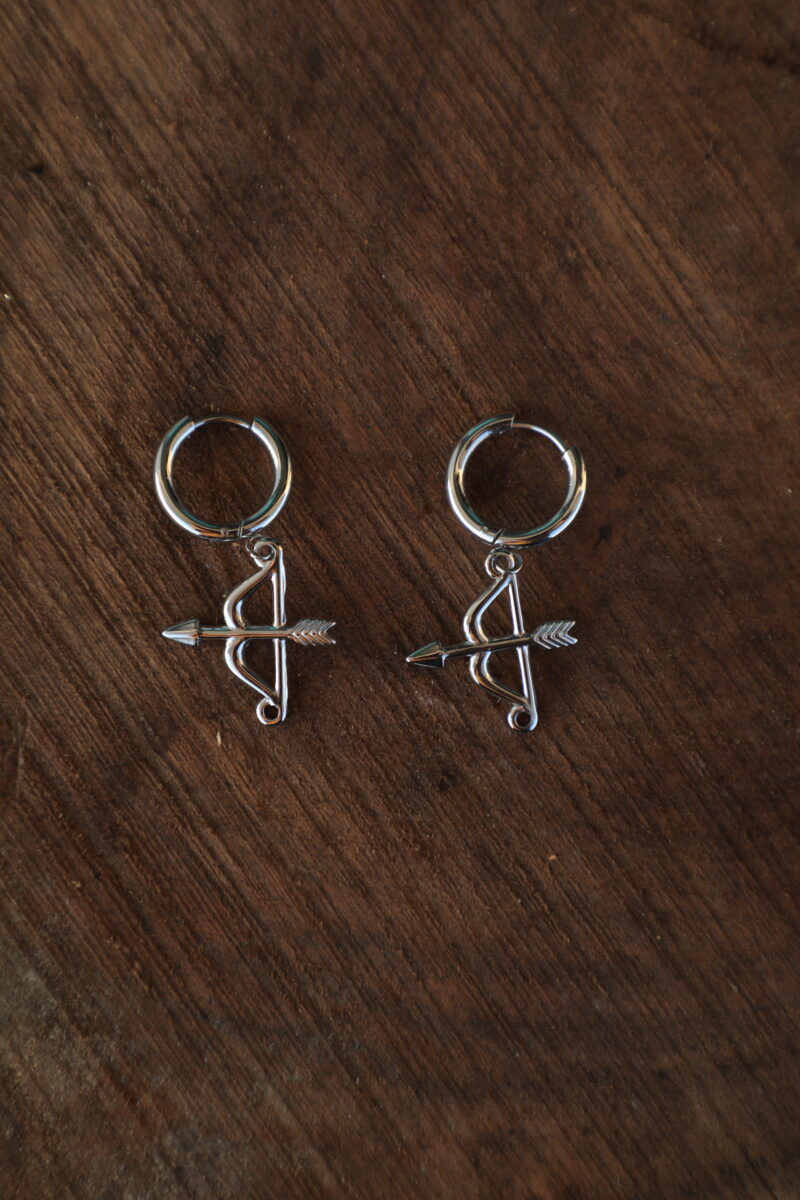 Pendientes de aro de flecha de cupido
