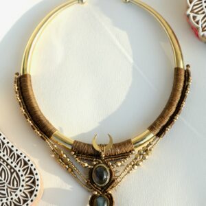 Moonveil Labradorite Torque