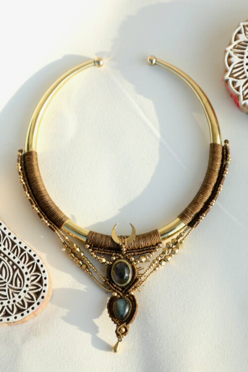 Moonveil Labradorite Torque