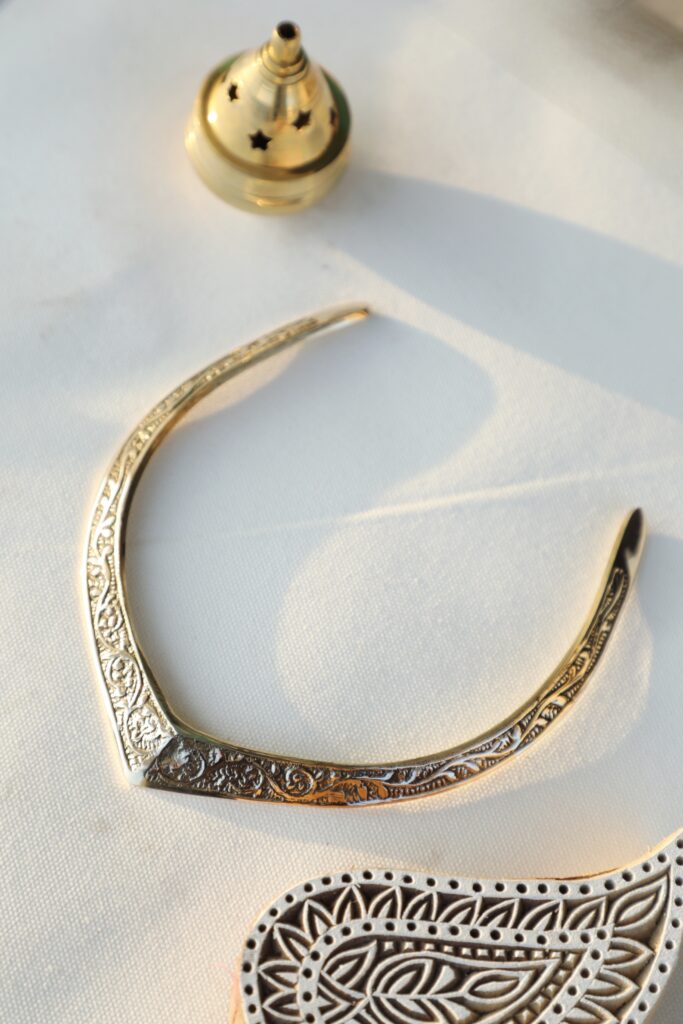 Floris Edge Brass Collar