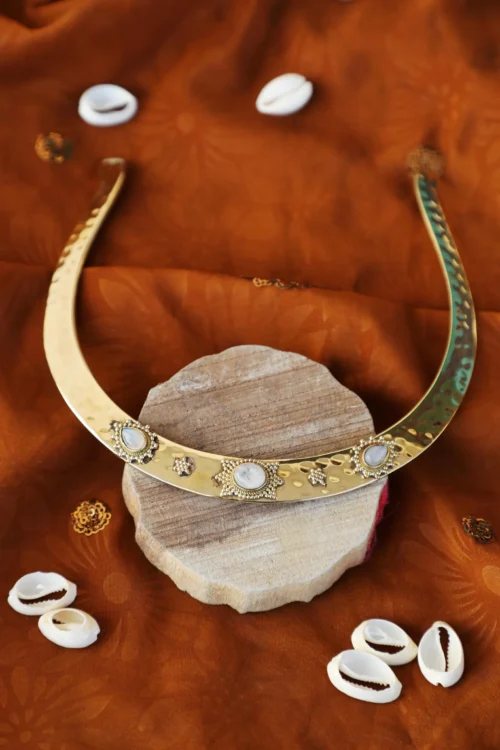 Collier en croissant de pierre de lune céleste