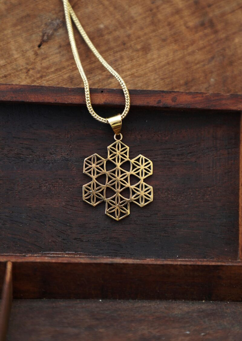 Collier pendentif en or Fleur sacrée de la Vie