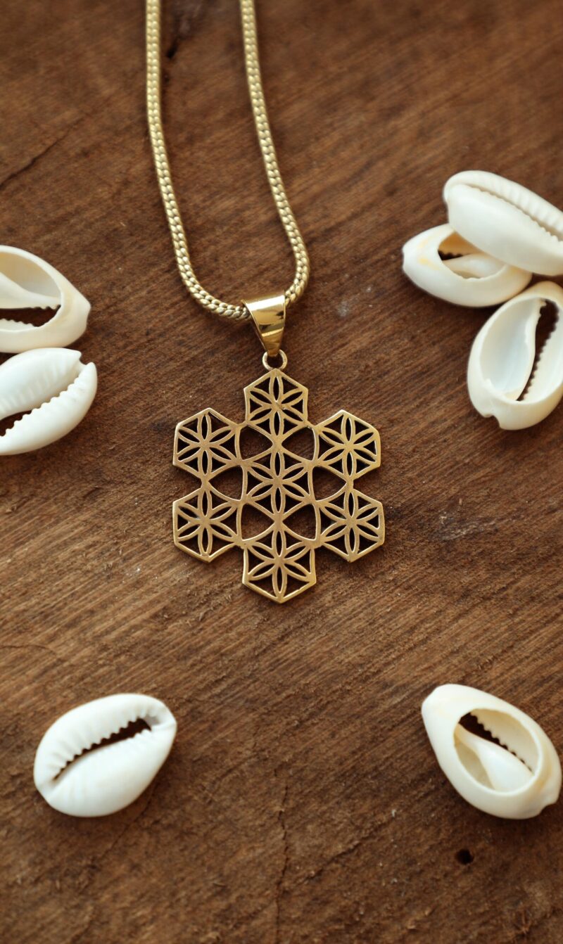 Collier pendentif en or Fleur sacrée de la Vie