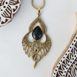 Colgante de lágrima de labradorita Serpent Wing